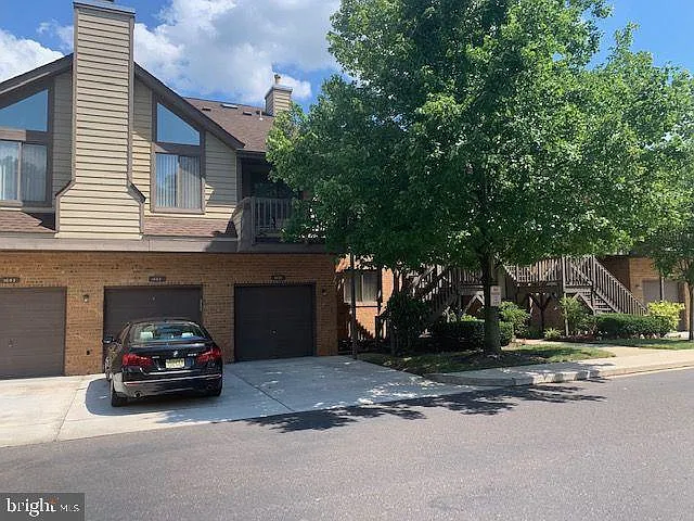 2 bed, 2.0 bath, 976 sqft, $2,400 — Photo 4