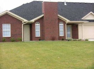 5034 Woodridge Lake Blvd, Louisville, KY 40272