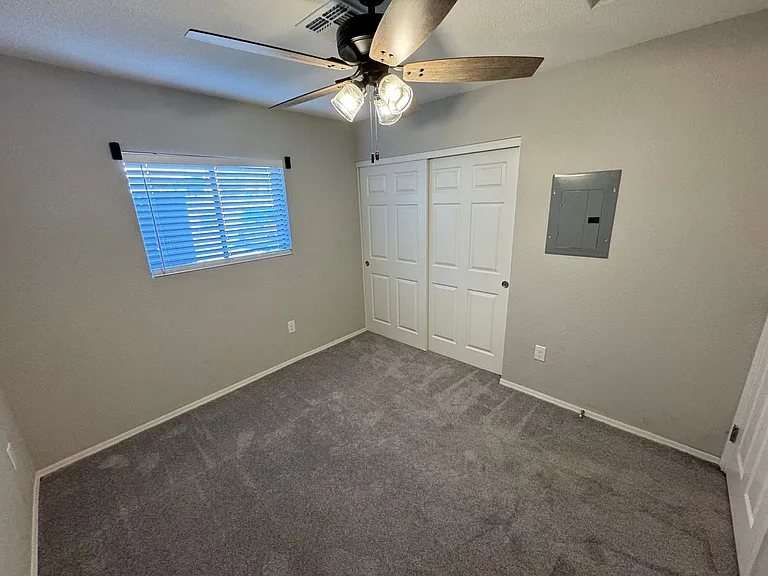 286 W Palomino Dr #101 — Photo 15