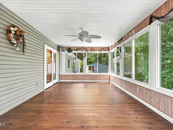 3rd image of 804 Nash St