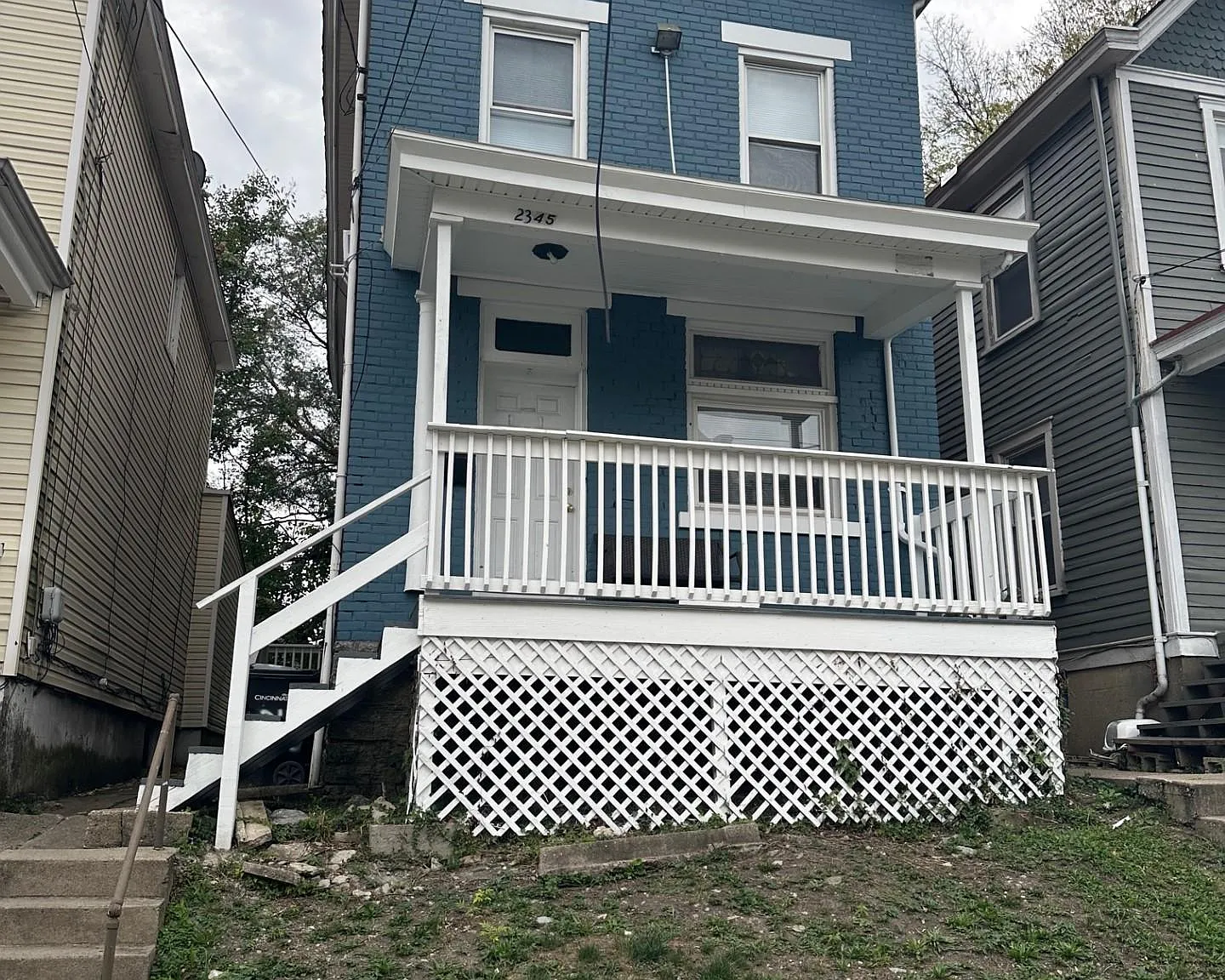4 bed, 2.5 bath, 2200 sqft, $2,100 — Photo 1