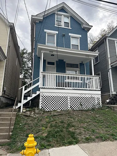 2345 Victor St Photo 1