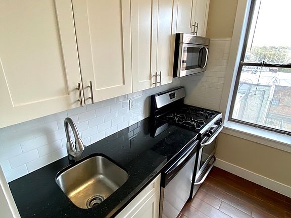 5th image of 4105 43rd St APT D3