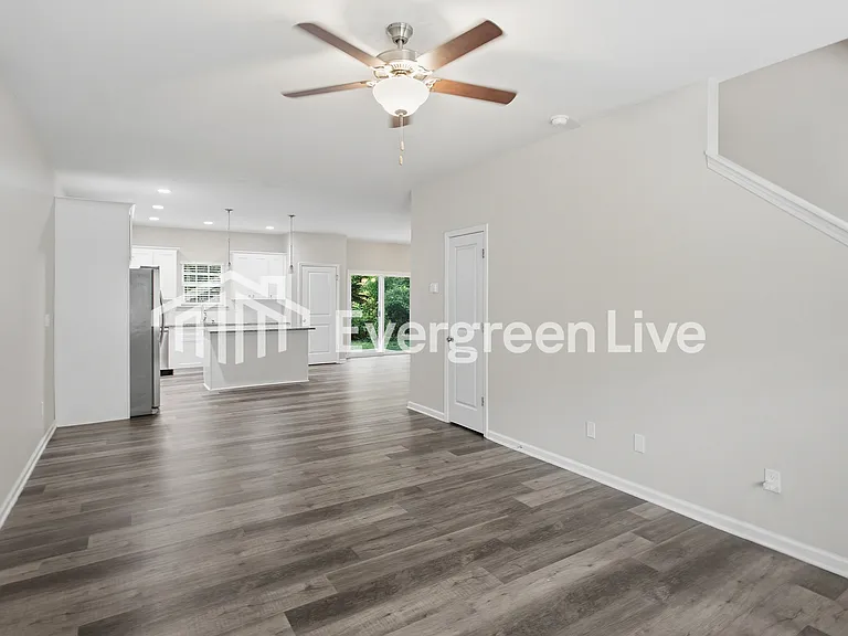 1315 Doby Springs Dr — Photo 2