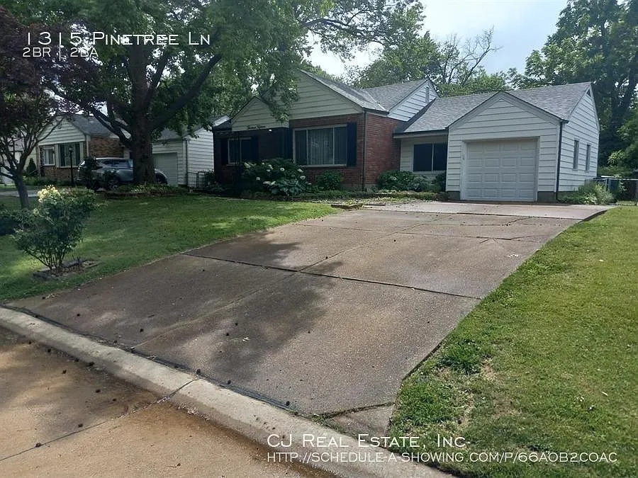 1315 Pinetree Ln photo 1