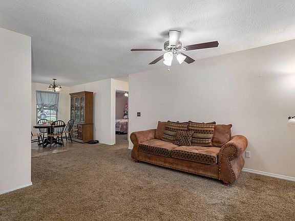 5th image of 501 Bradford Pear