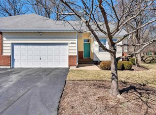 2098 King Arthur Ct, Saint Louis, MO 63146