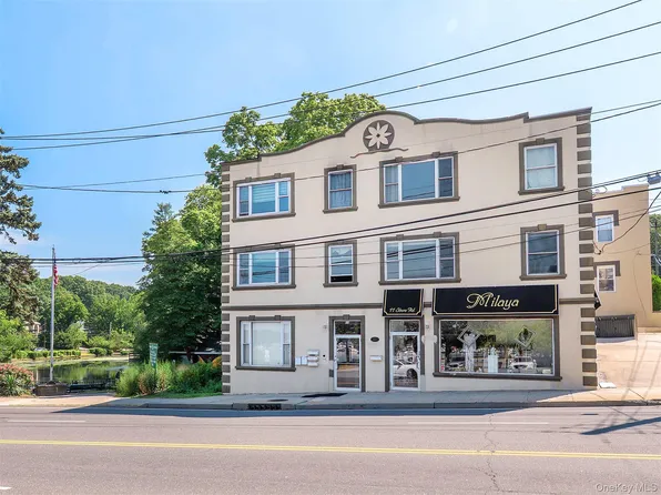 11 Shore Rd, Port Washington, NY