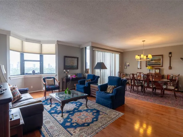 651 Bering Dr Unit 1301, Houston, TX 77057