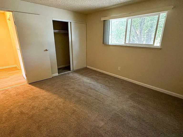 Mountain Vista Apartments — Photo 22