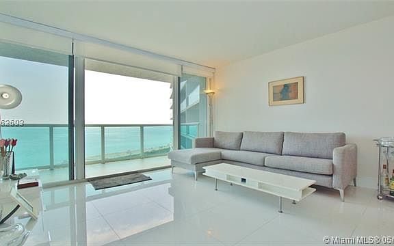 2nd image of 100 Bayview Dr APT 1810