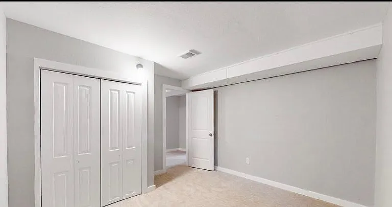 841 W 70th Pl — Photo 12