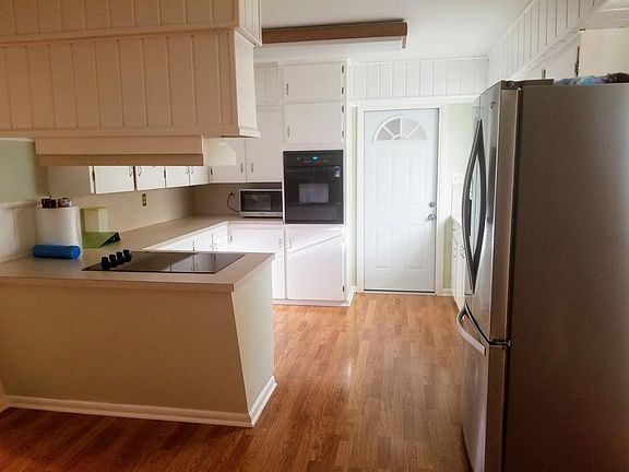 4th image of 133 Cedar Ave