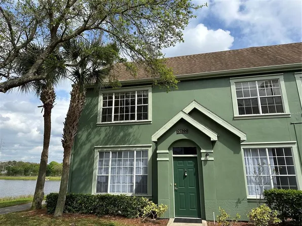 9822 Lake Chase Island Way, Tampa, FL 33626