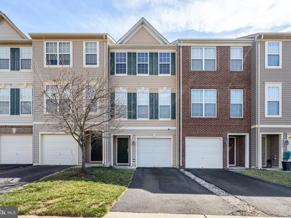 15594 John Diskin Cir #161, Woodbridge, VA 22191