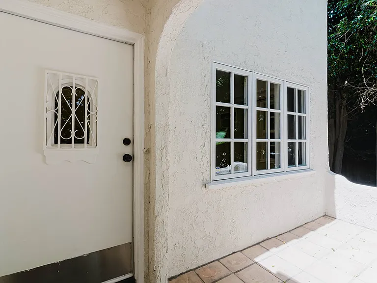 11036 Fruitland Dr — Photo 5