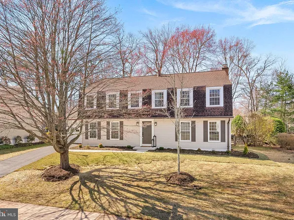 12857 Tewksbury Dr, Herndon, VA 20171