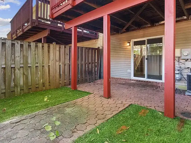 8515 Towne Manor Ct — Photo 23