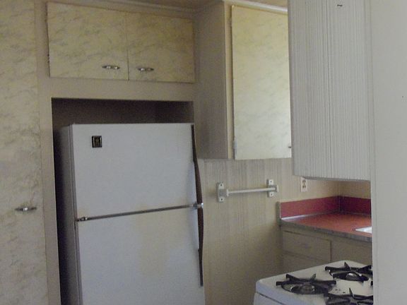 4th image of 1120 N Harvard Ave APT A