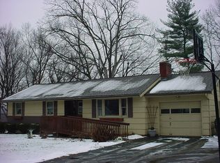 84 Hillside Manor Ave, Vernon, CT 06066