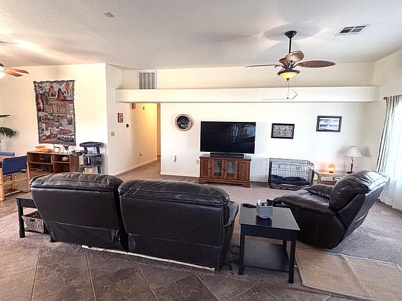 2nd image of 625 Calle Del Flor