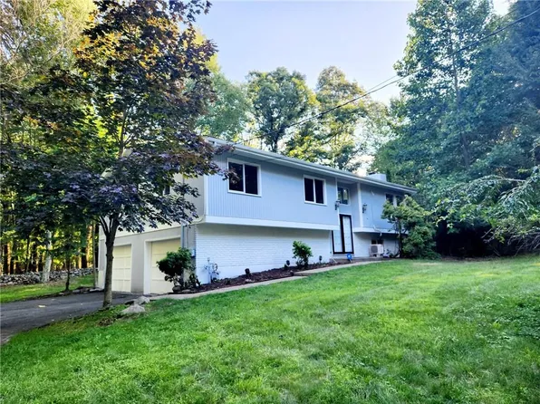 1 Hunte Court, Suffern, NY 10901