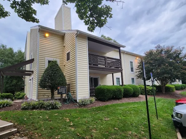 10132 Oakton Terrace Rd, Oakton, VA 22124