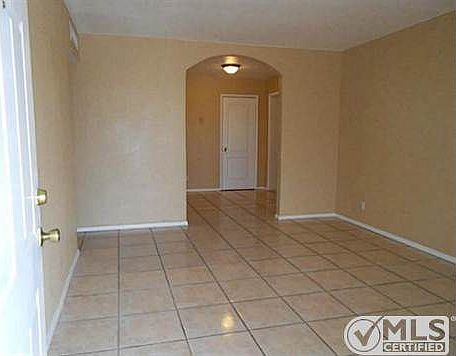 4th image of 10361 Hugg St