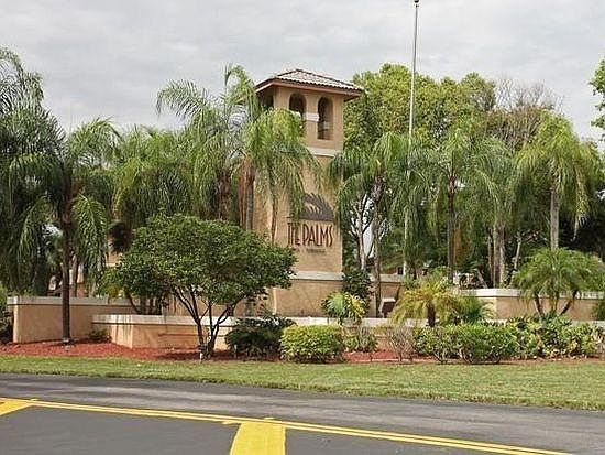 2nd image of 252 Palm Cir W