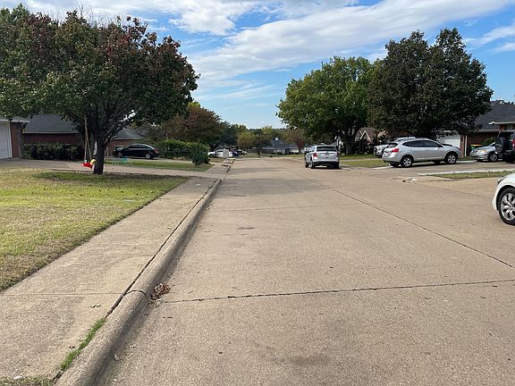 4th image of 651 E Brookside Dr