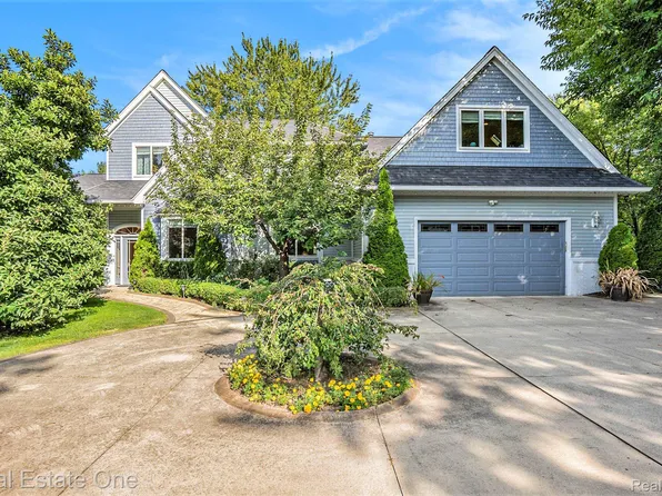 1301 Romney Rd, Bloomfield Hills, MI 48304