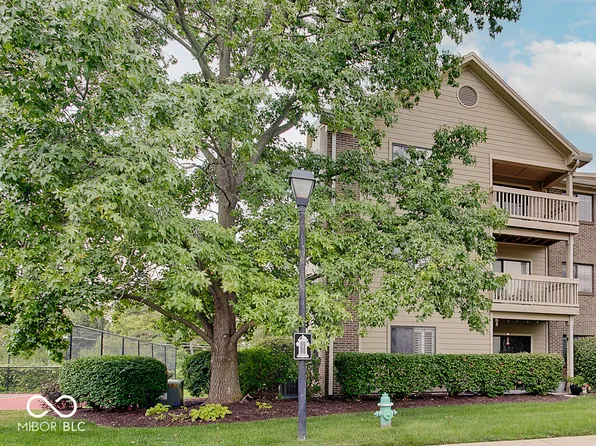 8720 Yardley Ct APT 301, Indianapolis, IN 46268