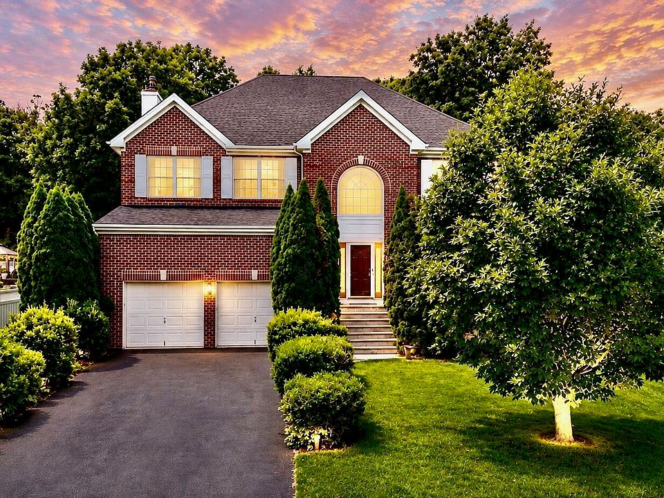 1st image of 26 Summerhill Avenue