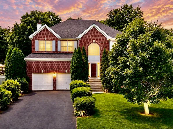 26 Summerhill Avenue, Jackson, NJ 08527