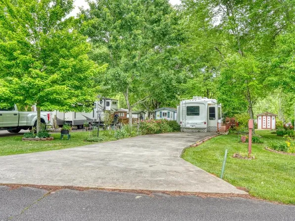 67 Apache Bnd, Blairsville, GA 30512
