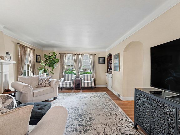5th image of 14921 Stahelin Ave