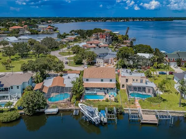 1934 Arrowhead Dr NE, Saint Petersburg, FL 33703