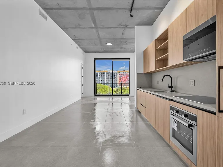 91 NW 27th St #202 — Photo 3
