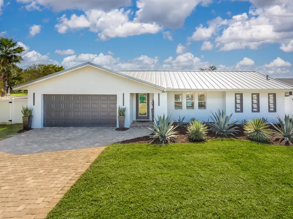 4 Country Club Rd, Cocoa Beach, FL 32931
