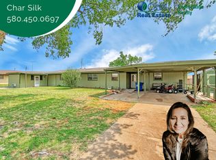 406 Iroquois Trl, Foss, OK 73647