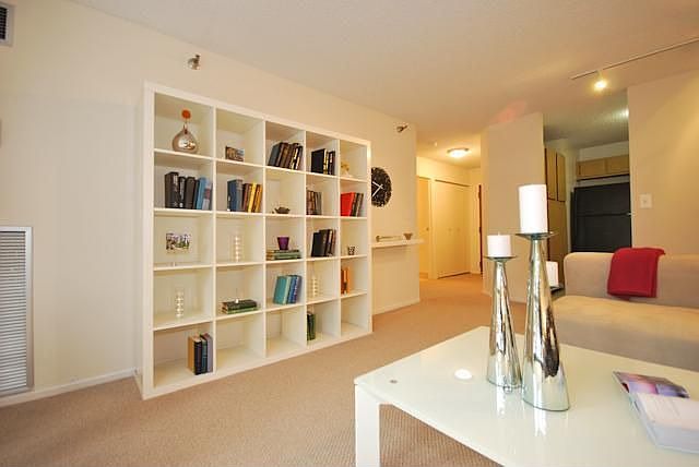 1st image of 1000 N Lasalle St APT 214