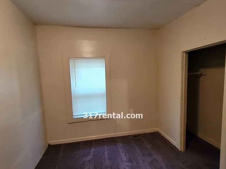 2403 N Oxford St — Photo 6