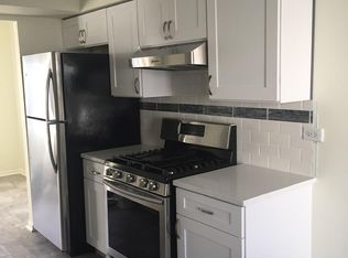 1997 Georgetown Ln, Hoffman Estates, IL 60169