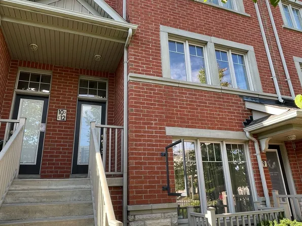 3375 Thomas St #10, Mississauga, ON L5M 0P7