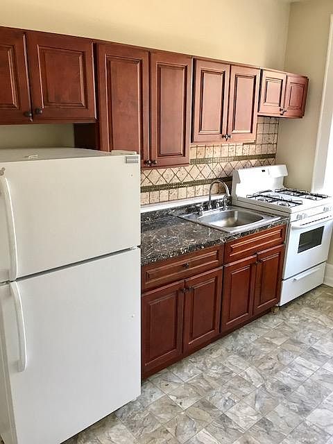 2nd image of 382 Bloomfield Ave APT 307