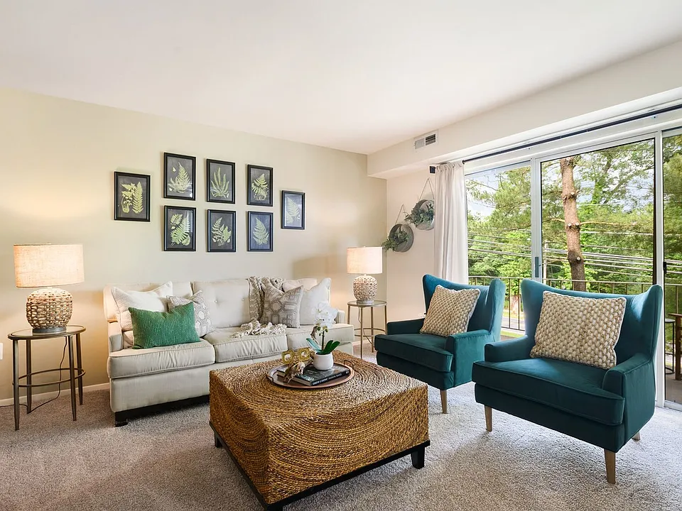 Streamside West Apartments