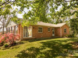 147 W Oakview Rd, Asheville, NC 28806