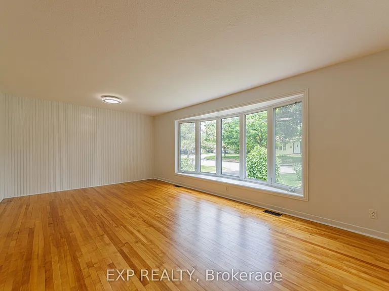 2097 Kingsley Rd — Photo 7