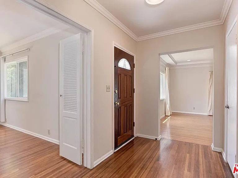 10574 Ashton Ave — Photo 7