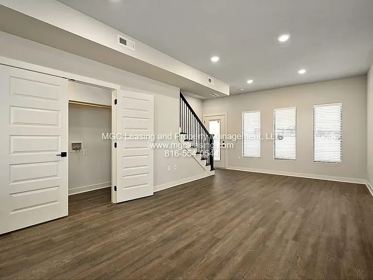 238-244 Persimmon Rd — Photo 8